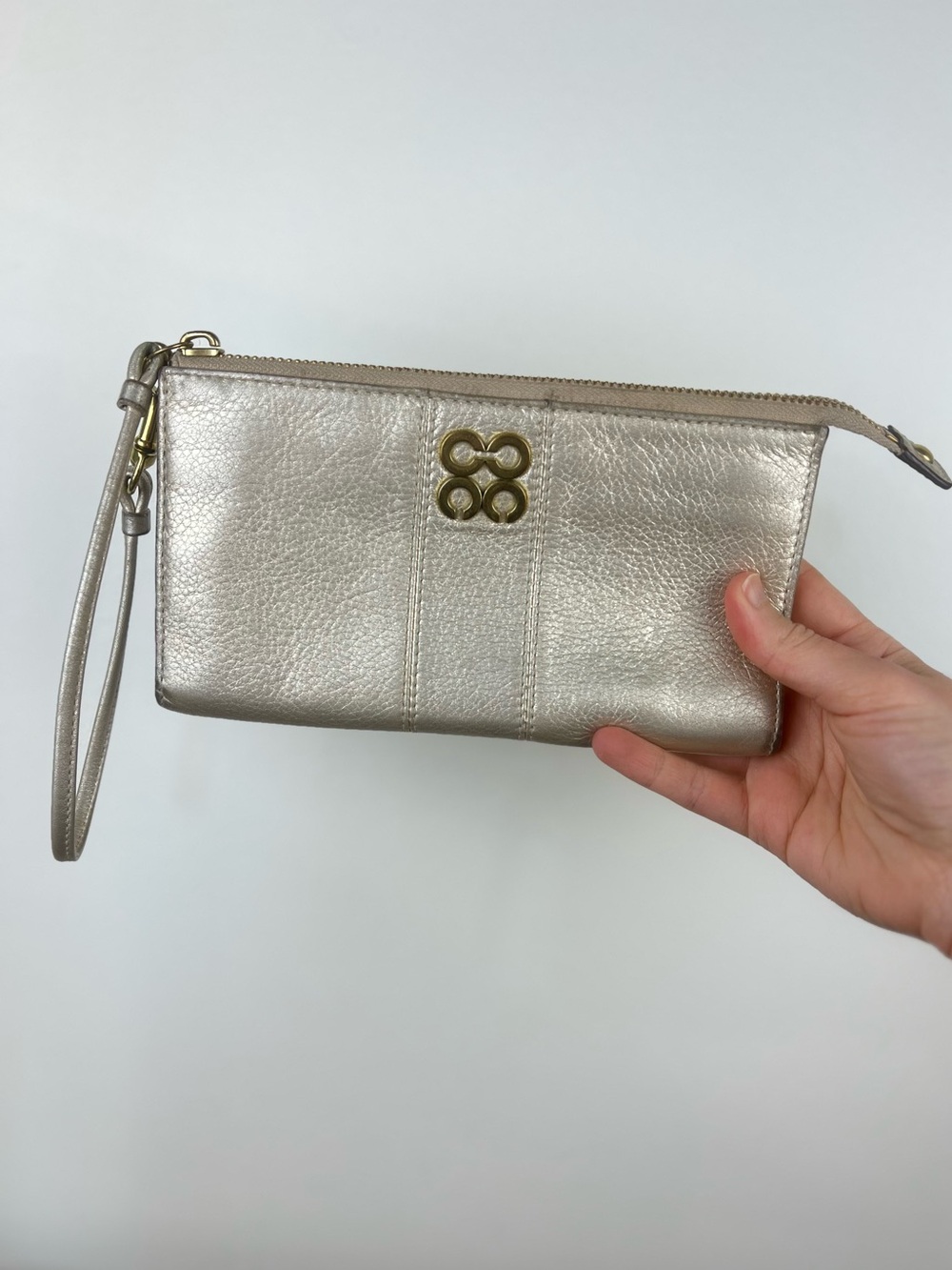 Coach 2010s Julia Zippy Wallet Wristlet Metallic Gold Leather Zip-Around ⚜️